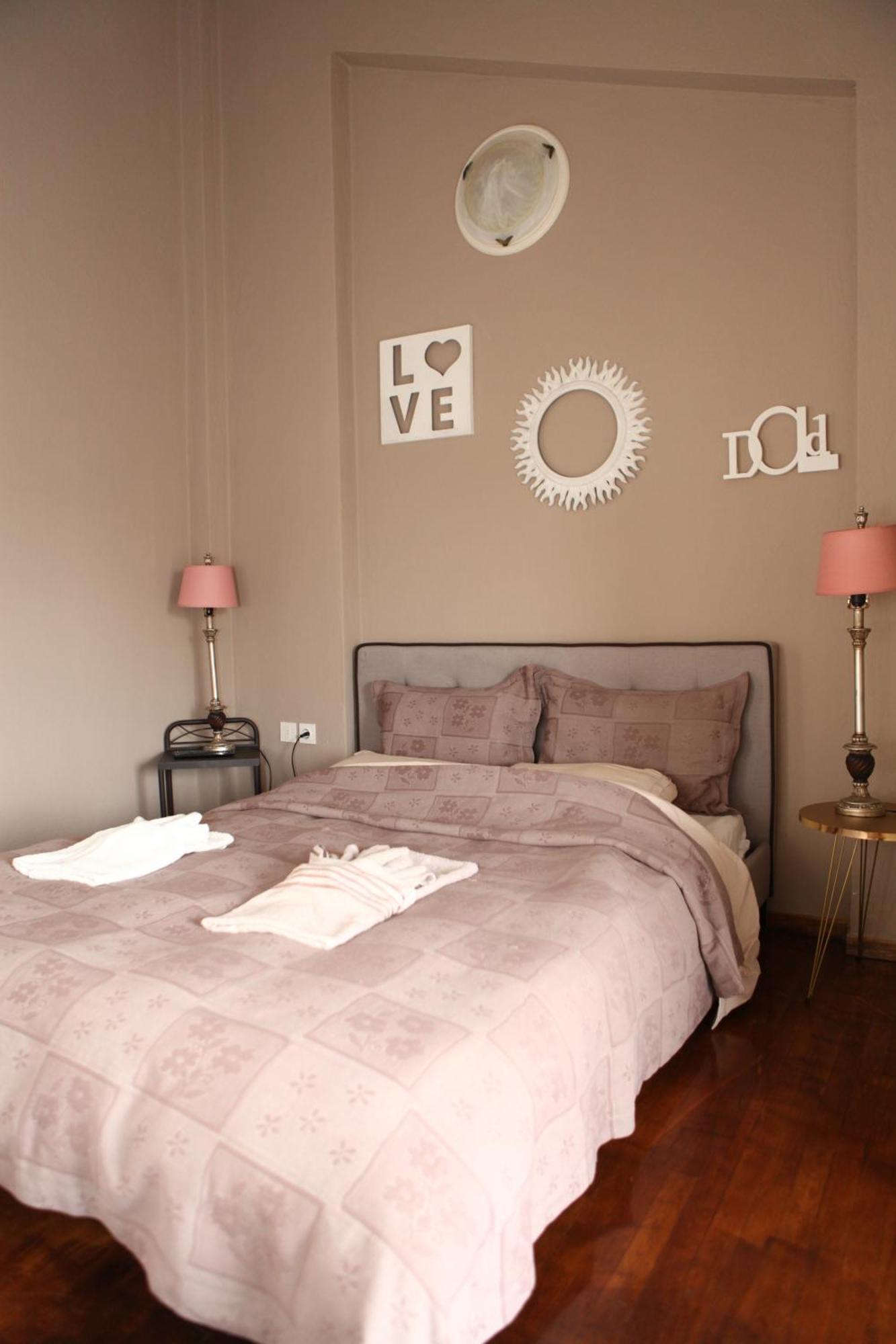 Romilias Apartment Hriszúpoli Kültér fotó