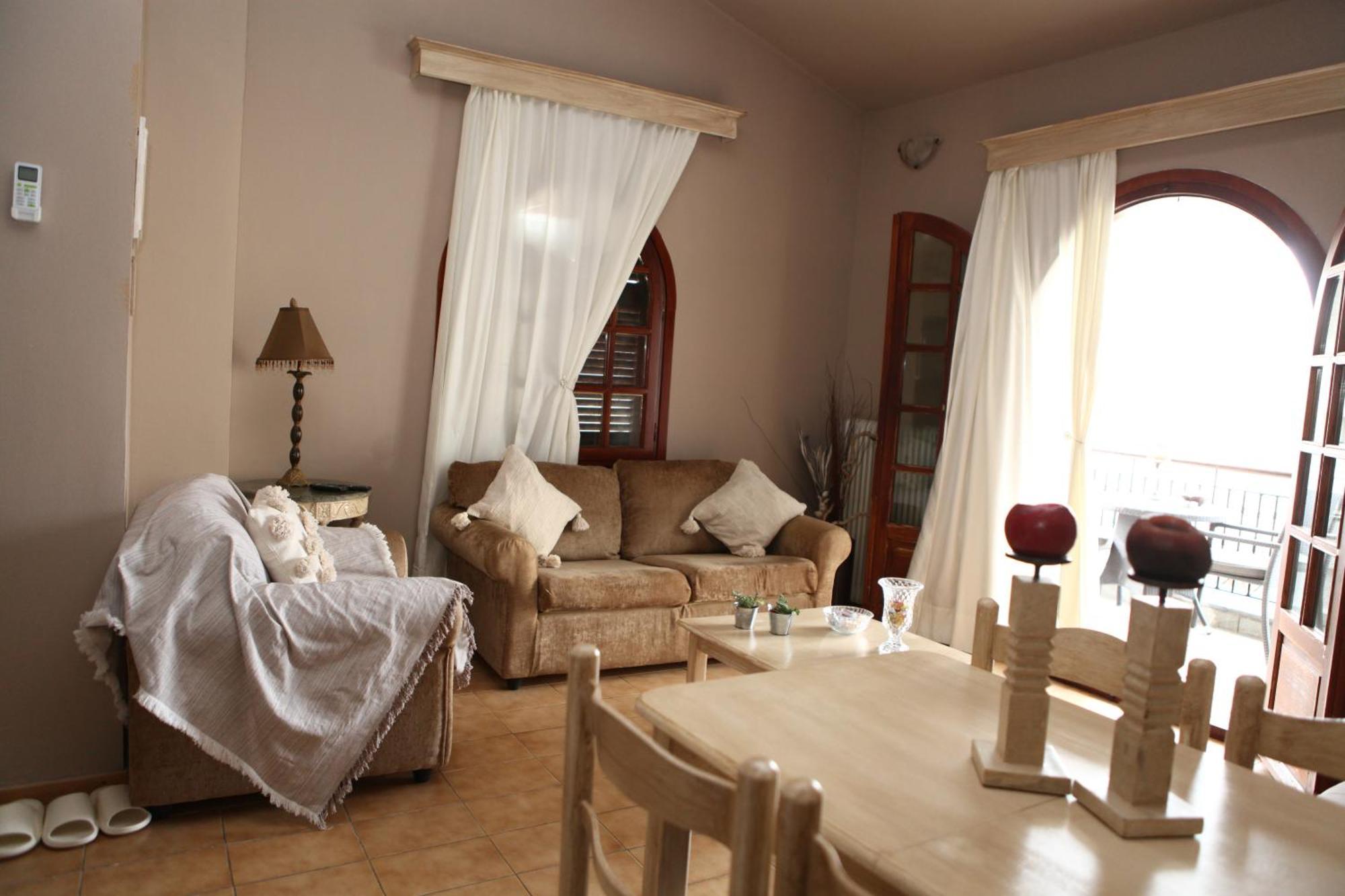 Romilias Apartment Hriszúpoli Kültér fotó