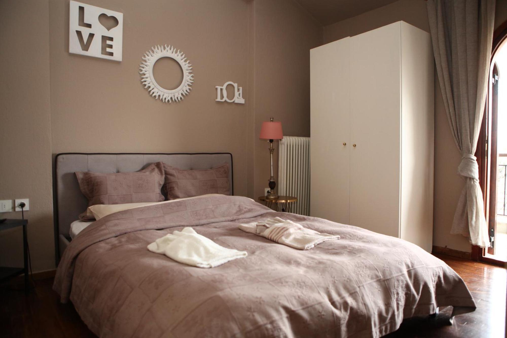 Romilias Apartment Hriszúpoli Kültér fotó